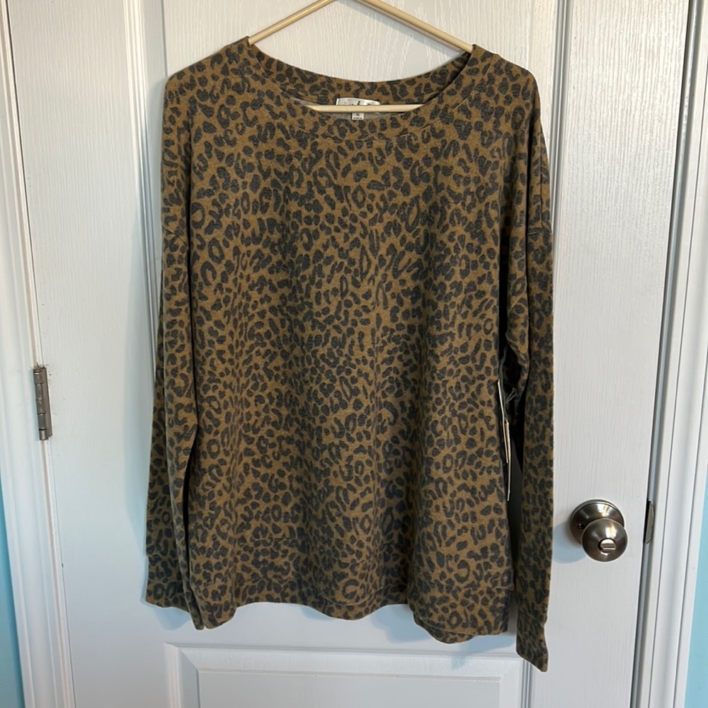 Long sleeve leopard print sweater
